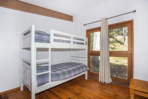 Surfers Ave 17 Narrawallee - Accommodation Ballina 0