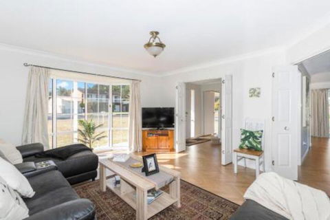 Macleay Street 23 Narrawallee - Accommodation Ballina 0