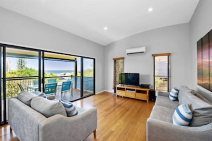 North Sunshine Coast QLD Accommodation Ballina