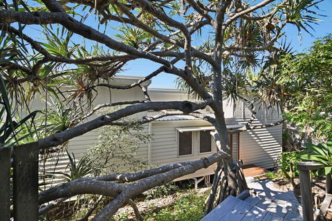 Peregians Viewing Deck, 324 David Low Way, Peregian Beach, Noosa Area - Accommodation Ballina 1