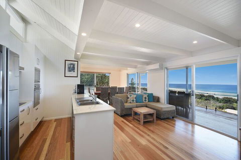 Peregians Viewing Deck, 324 David Low Way, Peregian Beach, Noosa Area - Accommodation Ballina 4