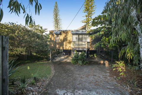 Summer Place - 24 Shearwater Street - Accommodation Ballina 1