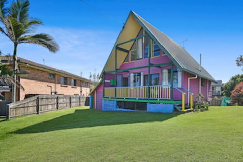 Chalet By The Sea, 10 Pelican Street, Peregian Beach - Accommodation Ballina 0