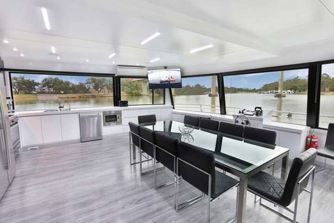 All Seasons Houseboats - Accommodation Ballina 7