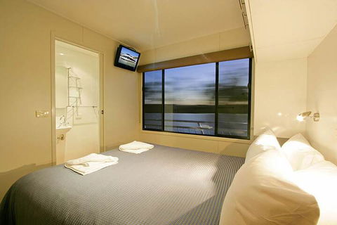 All Seasons Houseboats - Accommodation Ballina 6