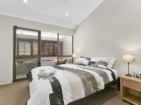 A Superb Location For Enjoying The Best Of Noosa Unit 2 / 69 Noosa Parade - Accommodation Ballina 2