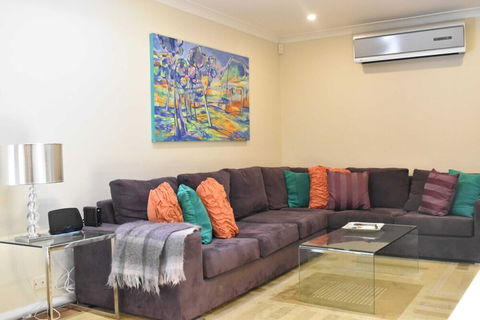 Modern 2 Bedroom Unit Close To CBD - Accommodation Ballina 1
