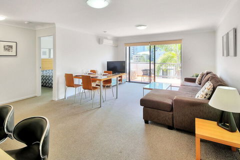 Airtrip Apartment On Russell St - Accommodation Ballina 5