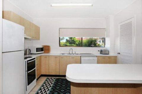 Unit 2 Cooltoro Court 7 Frank Street Coolum Beach 400 BOND LINEN INCLUDED - Accommodation Ballina 1