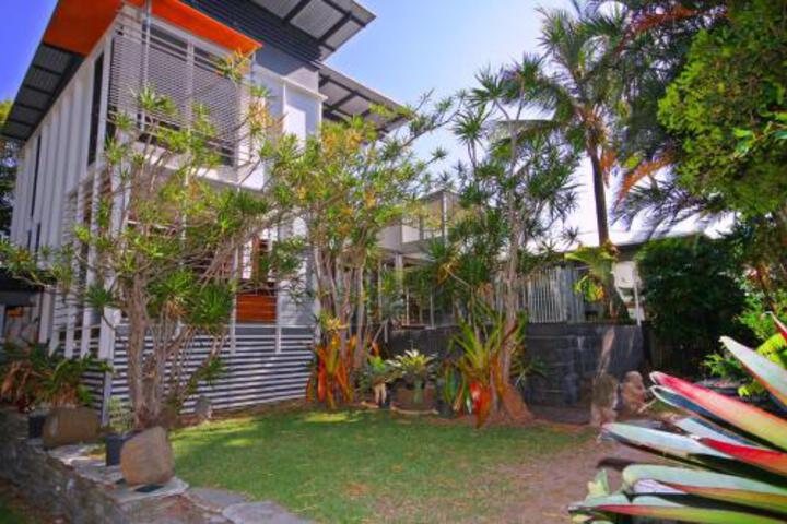 North Sunshine Coast QLD Accommodation Ballina