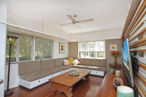 13 Ann Street Coolum Beach Pet Friendly Linen Included - Accommodation Ballina 1