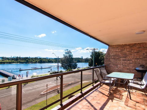 Island View 4 Opposite Wallis Lake! - Accommodation Ballina 3