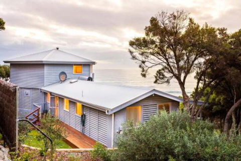 Yallingups Best Located Beach House - Accommodation Ballina 6