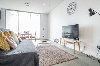 Home With Convenient Location! Close To Train&cbd - Accommodation Ballina 0