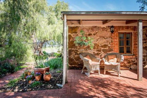 Lucys Cottage - Accommodation Ballina 0
