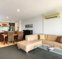 Large 3 Bedroom Apartment With River Views Near the Stadium - Accommodation Ballina