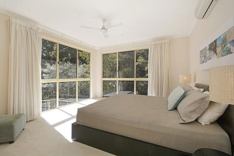 Prestigious House In Little Cove - Accommodation Ballina 7