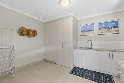Sundance Pet Friendly Beach House In Peregian! 59 Lorikeet Drive - Accommodation Ballina 1