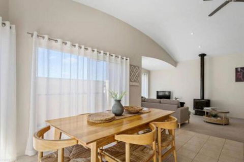 DRIFTWOOD VILLA Free Wifi Walk To Beach - Accommodation Ballina 6