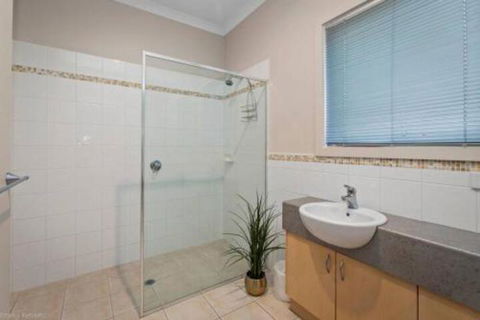 DRIFTWOOD VILLA Free Wifi Walk To Beach - Accommodation Ballina 2