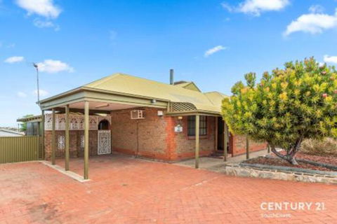 Reef & Vines Port Noarlunga - Accommodation Ballina 2