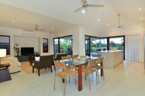 17 Cascade House Luxury Holiday Home - Accommodation Ballina 3