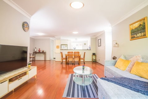 Rustic Hardwood 2 Bedroom Apartment In Randwick - Accommodation Ballina 3