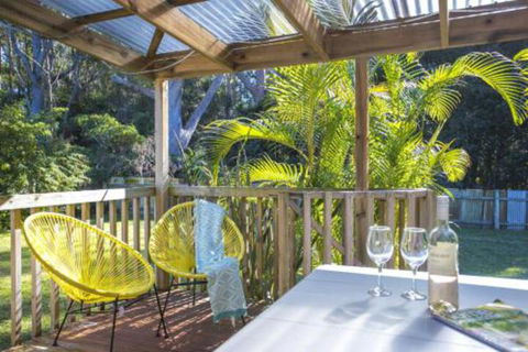 MOLLYMOOK BEACH COTTAGE - Accommodation Ballina 0