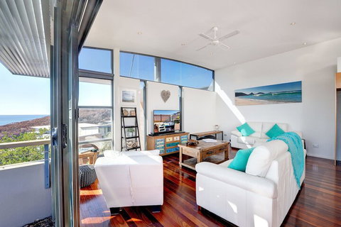 The Deckhouse 22 / 26 One Mile Close - Accommodation Ballina 4