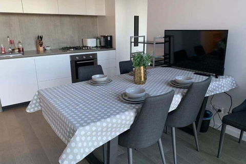 Avant Garde Living In The Heart Of The City - Accommodation Ballina 7