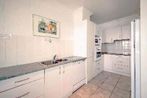 2 Bedroom Apartment Little Hut Unit 3 20 Kurrawa Close - Accommodation Ballina 1