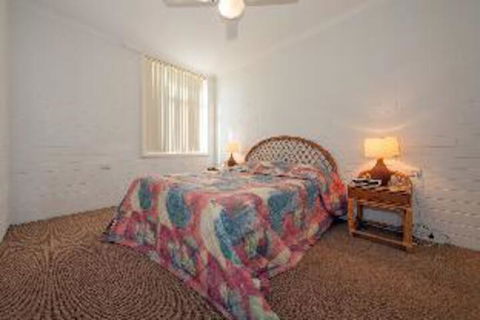 2 Bedroom Apartment Little Hut Unit 3 20 Kurrawa Close - Accommodation Ballina 3