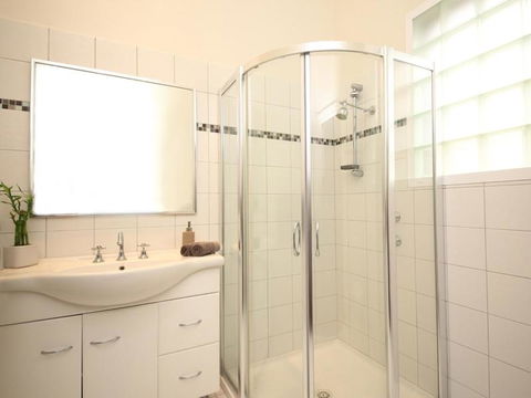 Dawson Accommodation - Accommodation Ballina 4