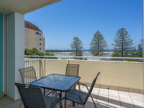 Waldorf Unit 409 The Entrance NSW - Accommodation Ballina 1