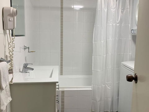 Waldorf Unit 409 The Entrance NSW - Accommodation Ballina 4