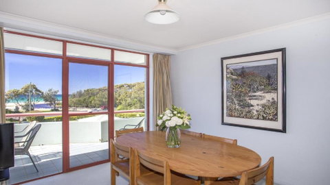 Fathoms 17 Mollymook ALL LINEN PROVIDED - Accommodation Ballina 5