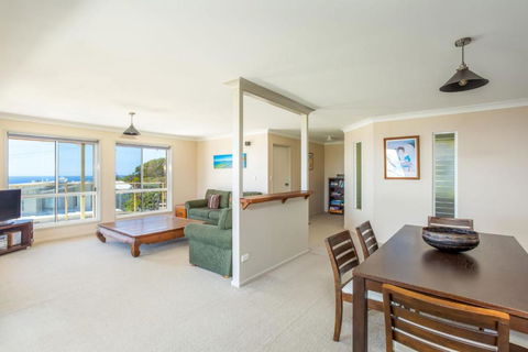 Rainbow Views Rainbow Beach Stunning Ocean Views & A Swimming Pool - Accommodation Ballina 3
