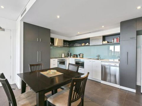 LORNE CHALET APARTMENT 36 Central Location - Accommodation Ballina 6