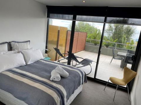 LORNE CHALET APARTMENT 36 Central Location - Accommodation Ballina 4