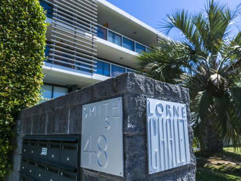 LORNE CHALET APARTMENT 36 Central Location - Accommodation Ballina 5