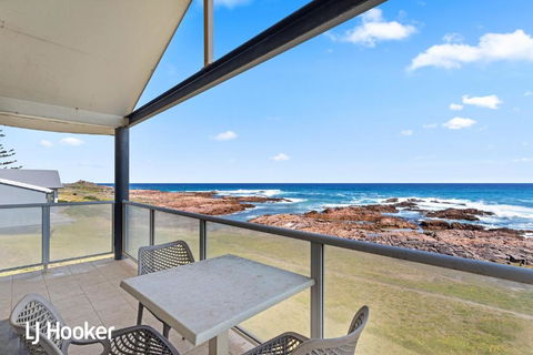 Absolute Waterfront At Anna Bay - Accommodation Ballina 5