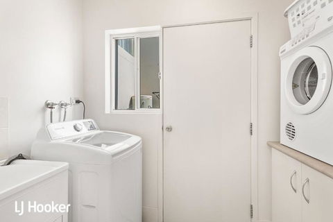 Absolute Waterfront At Anna Bay - Accommodation Ballina 2