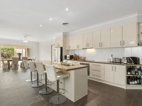 THE LOCH SURFSIDE WIFI NETFLIX PET FRIENDLY (OUTSIDE ONLY) - Accommodation Ballina 6