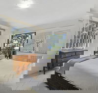 Hop Skip Jump Away From Hastings Unit 6 Descola 6 Noosa Drive - Accommodation Ballina