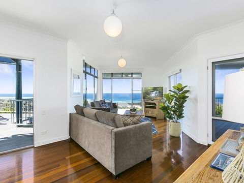 Panoramic Ocean Views In Peregian Beach! 41 Parakeet Cresent - Accommodation Ballina 0