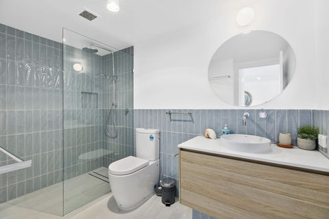 Panoramic Ocean Views Of Sunshine Beach Unit 5 Vista Pacific 12 Bryan Street - Accommodation Ballina 4