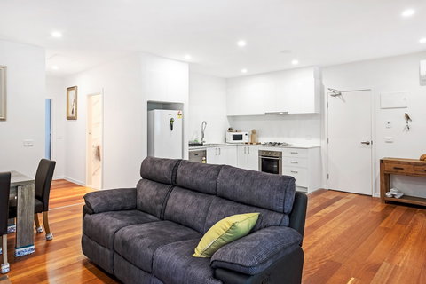 Woody Lifestyle One Bedroom Apartment - Accommodation Ballina 2
