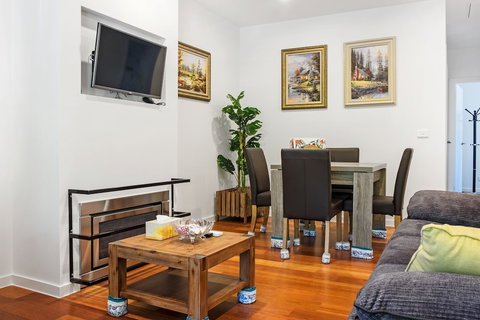 Woody Lifestyle One Bedroom Apartment - Accommodation Ballina 3