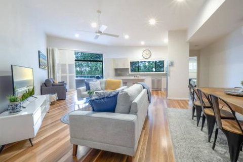 Ait Shona Happy Place. Apt 10 Haven On The Park - Accommodation Ballina 0