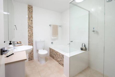 Ait Shona Happy Place. Apt 10 Haven On The Park - Accommodation Ballina 3